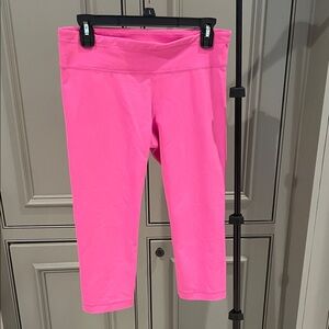 Under Armour Hot Pink Women’s Capri Leggings